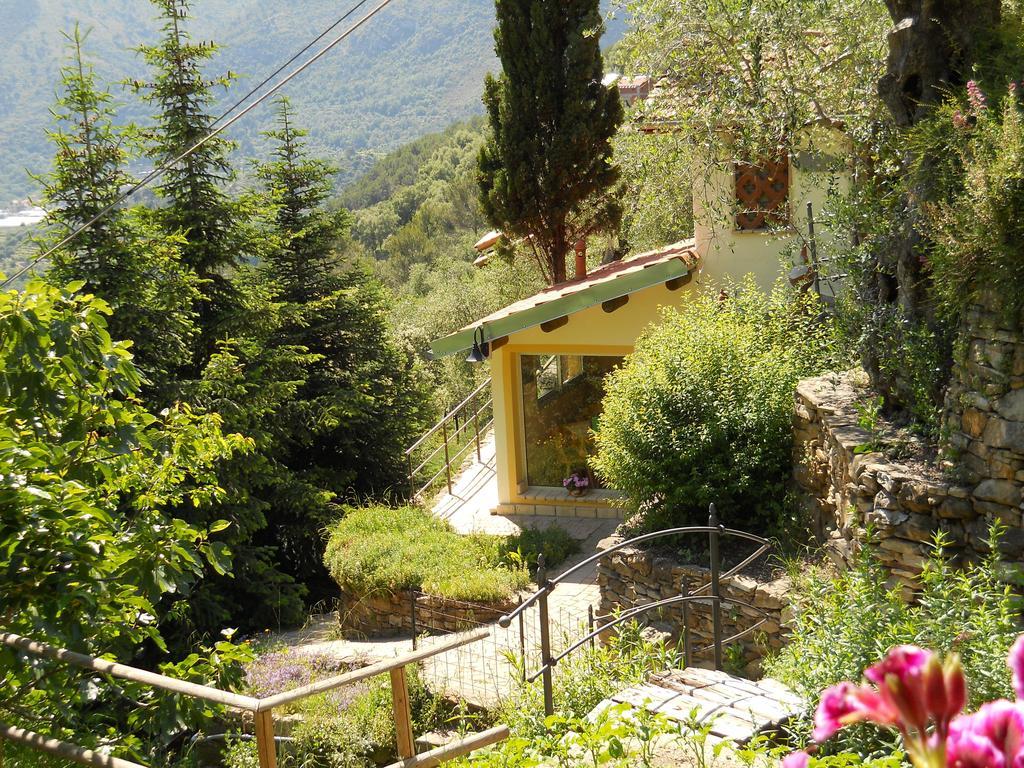 Lo Scoiattolo Villa Ventimiglia Eksteriør billede